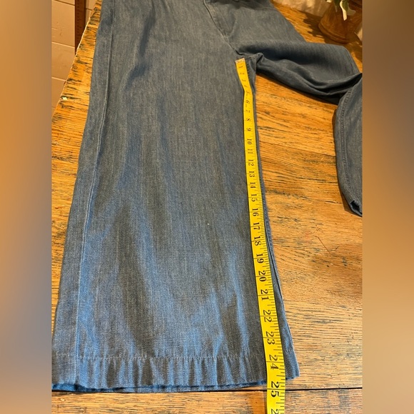 🩵 ICÔNE PAR SIMONS – Light Denim Relaxed-Leg Pants (Size L) - Picture 5 of 8